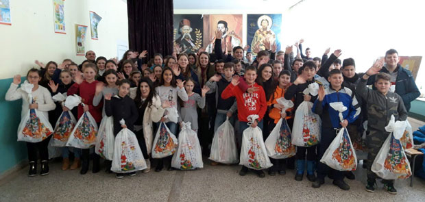 ДАРОВИ ЗА МАЛИШАНЕ НА КиМ: Од студената 5.000 пакетића и 1,7 милиона динара!